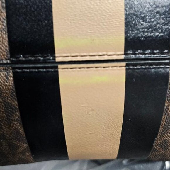 Michael Kors Jet Set Signature Tote Bag with Matching Wallet & Pouch - Picture 17 of 17